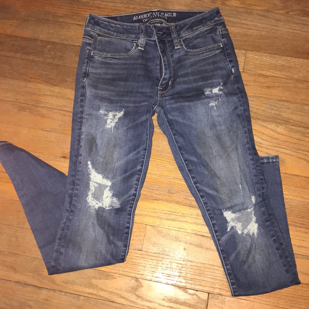 NWOT AEO distressed hi-rise jeggings